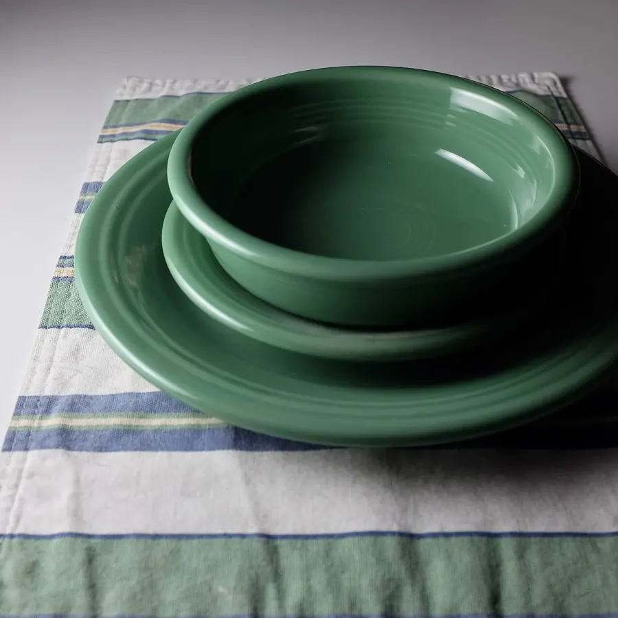 Colourful ceramic dinner set, photo 1
