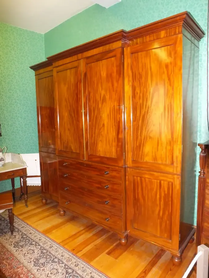 Antique solid wood wardrobe, photo 1